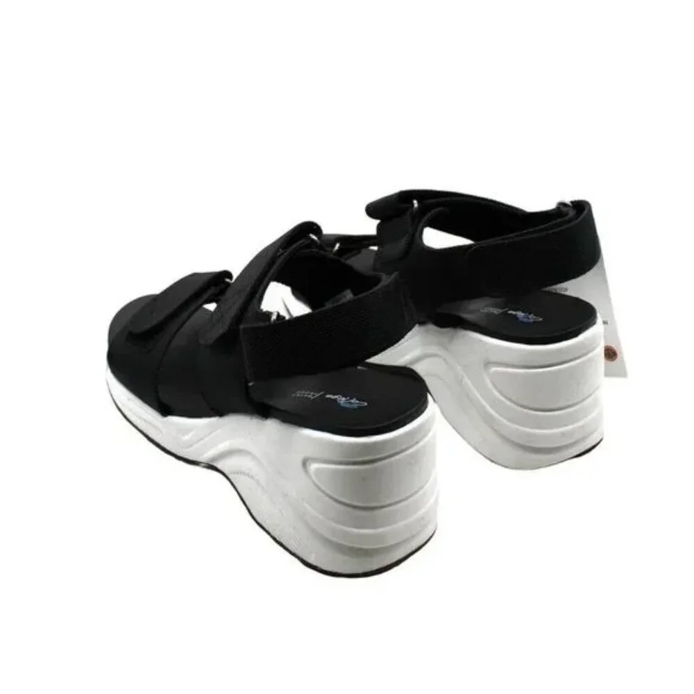 Sandals - Picture 6 of 8